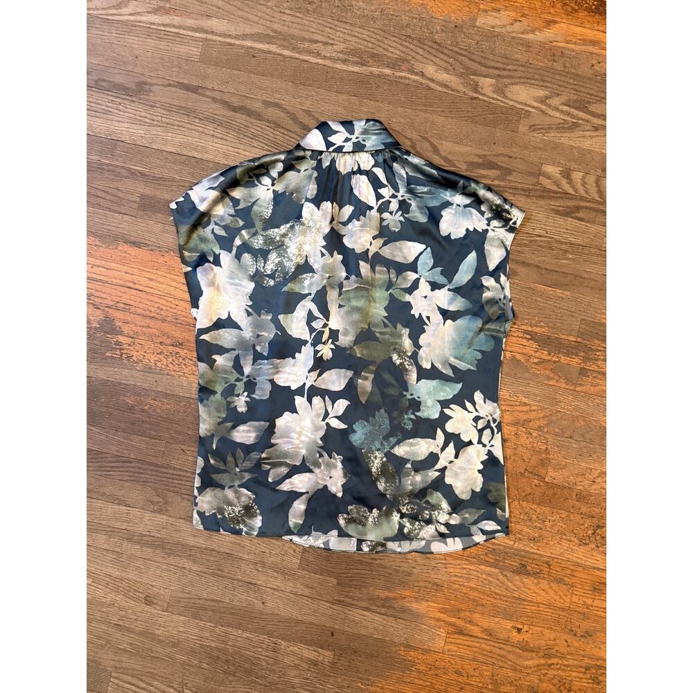 Vince Shimmer Lake Silk Floral Blouse | Cap Sleeve Button Front | XS - Picture 4 of 6